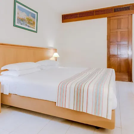 Auramar Hotel 3*