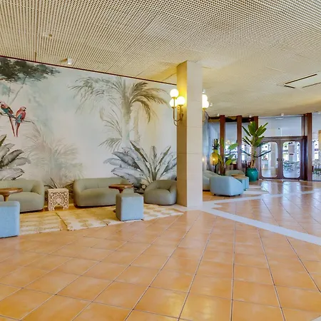 أورامار بيتش فندق 3*